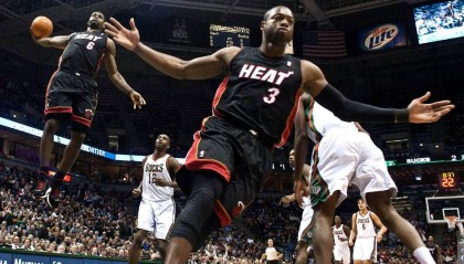 韦德：我当年主动给詹姆斯让位！希望詹姆斯带我们夺冠！