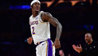 开云-湖人球迷感谢范德比尔特在打勇士时，化解东契奇和主帅的紧张气氛